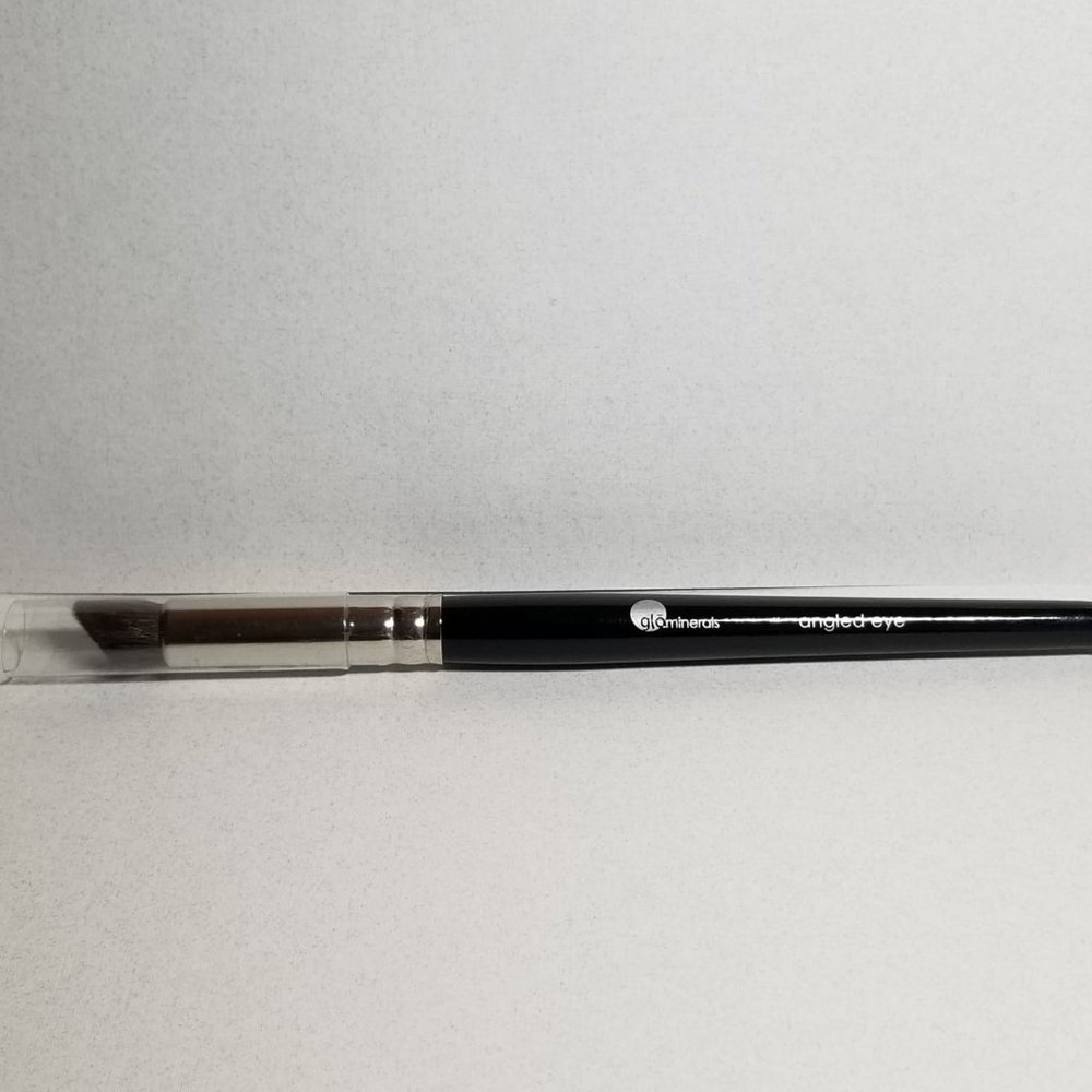glominerals Angled Eye Brush Flat Headed Black